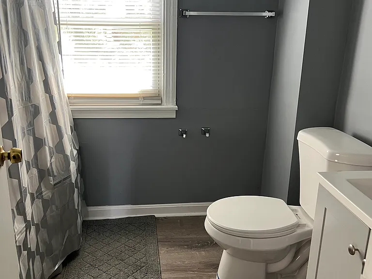 1011 Monroe St — Photo 11