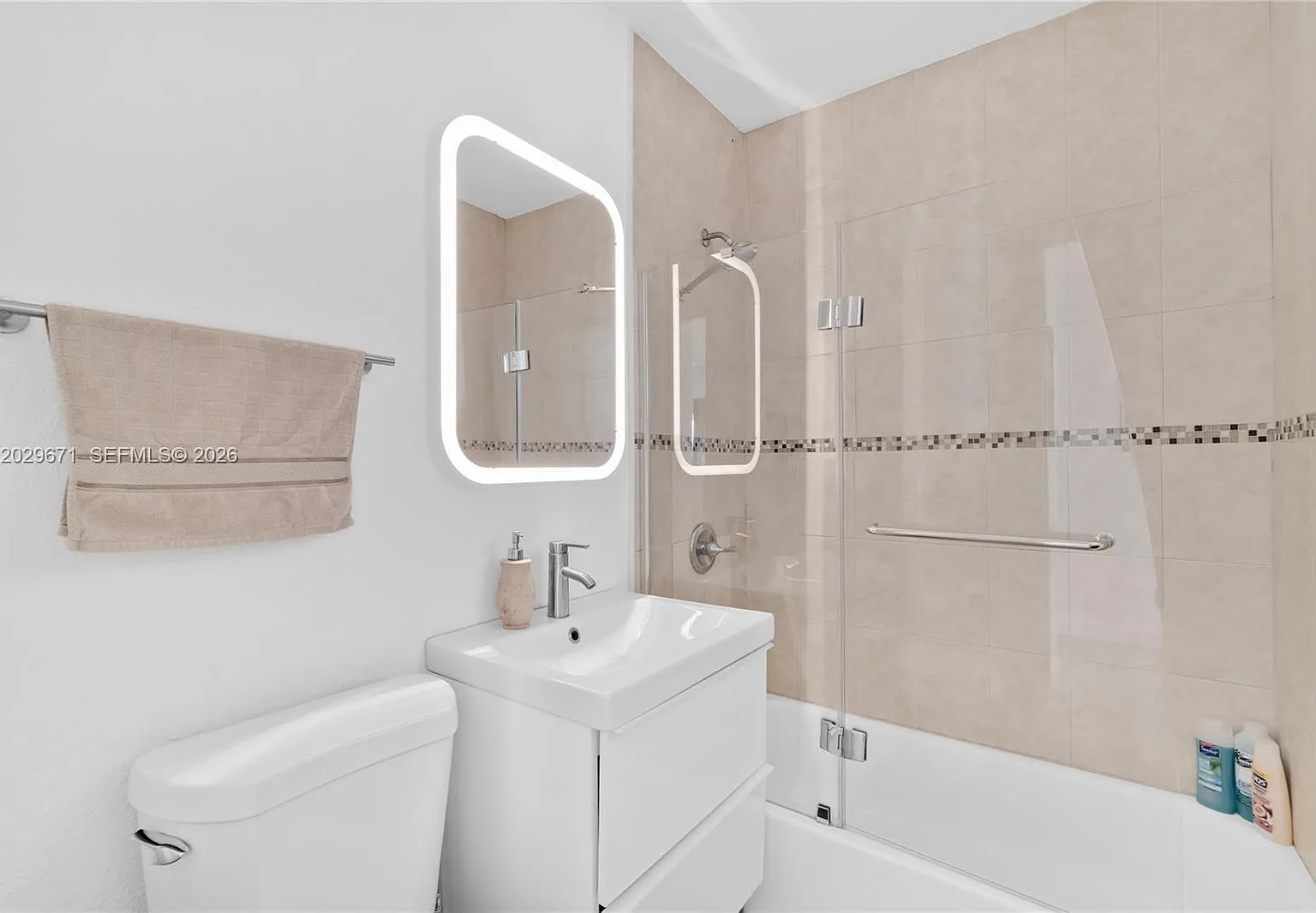 4 bed, 2.0 bath, $3,500 — Photo 1