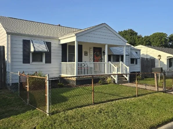 112 Hargrave Ave, Colonial Heights, VA 23834