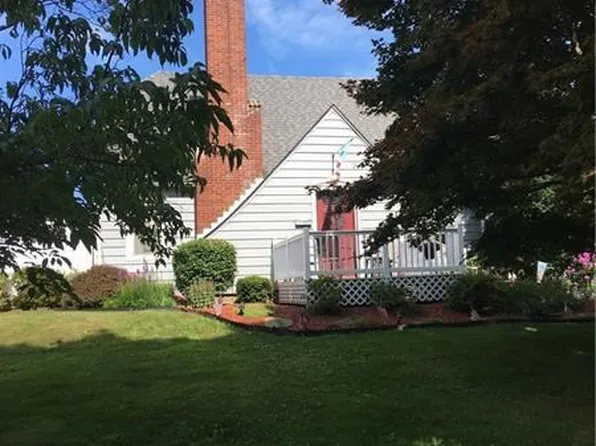 1212 Darlington Rd, Beaver Falls, PA 15010