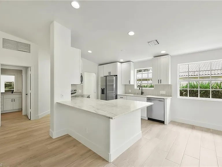 28050 Boccaccio Way — Photo 3