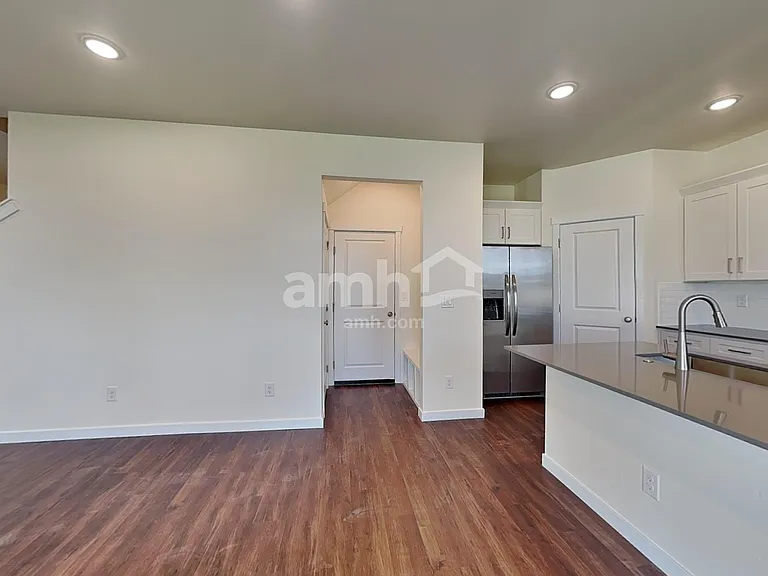 9364 W Shumard St — Photo 7