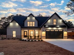 140 Cambridge Ct, Calhoun, GA 30701