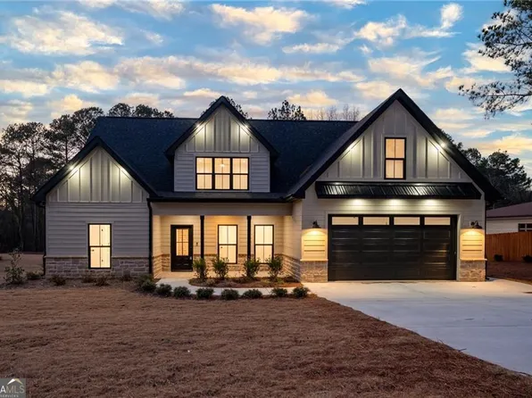 140 Cambridge Ct, Calhoun, GA 30701