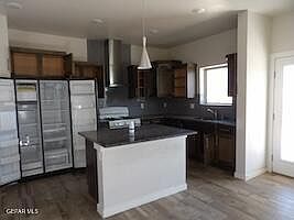 4th image of 12829 Methley Ave