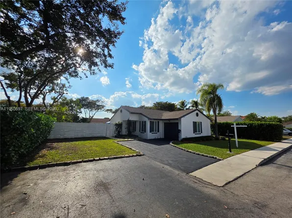 13950 Oaklawn Pl, Davie, FL 33325