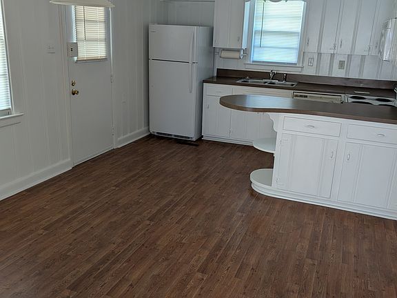 4th image of 2109 N Berkeley Blvd