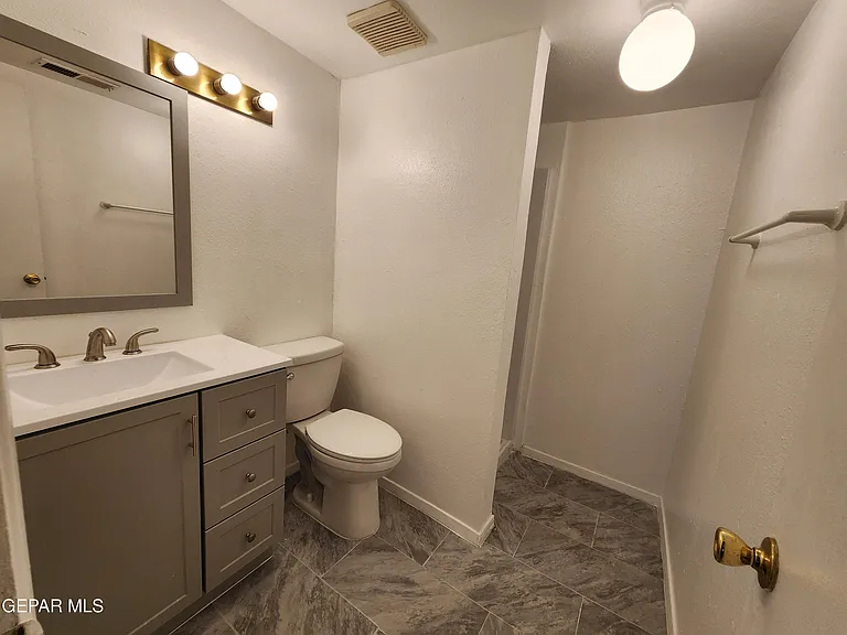 2333 Morehead Ave #6 — Photo 20