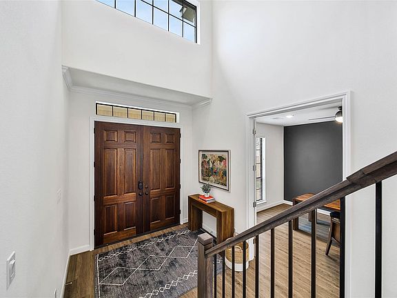 4th image of 2554 Roy Cir