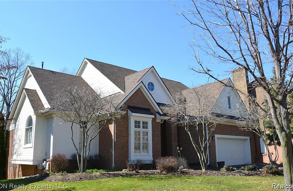 1st image of 4674 Woodbine Cir