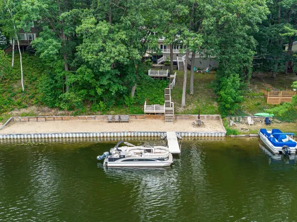 7670 Five Lakes Dr, Farwell, MI 48622