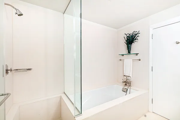 Sold by Prime Realty Luxury | media 20