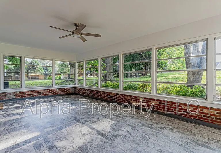 109 Roberts Cir — Photo 21