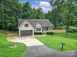 910 Pine Knoll Rd, Fort Mill, SC 29715
