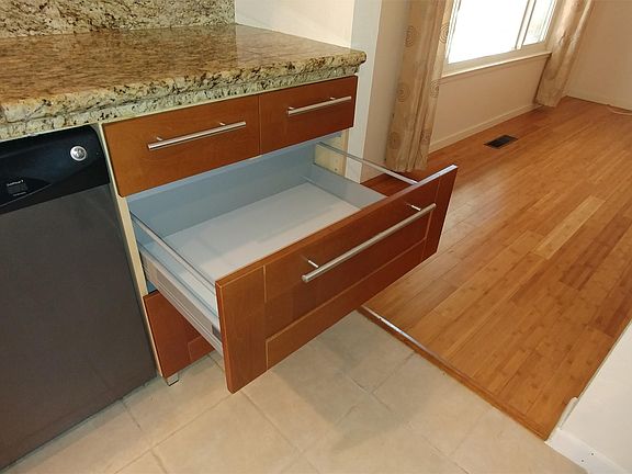 Deep kitchen drawers with lots of storage potential!