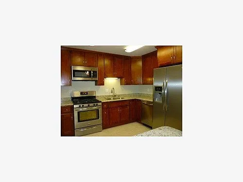 2111 Latham St #116 Photo 1