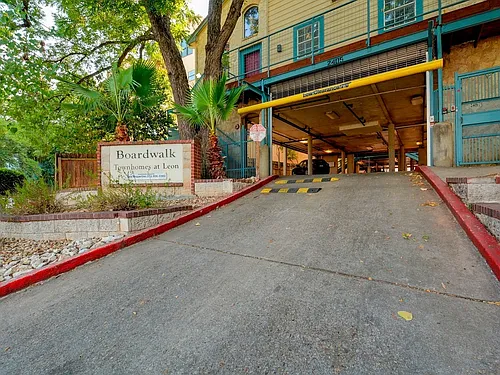 2405 Leon St Photo 1