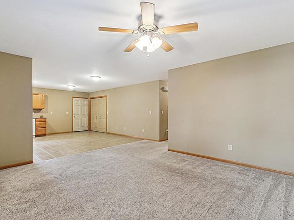 5th image of 220 N Residence St