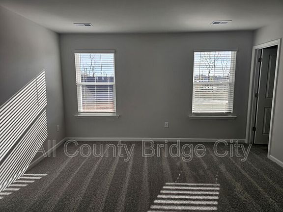 5th image of 142 Randwick Ln