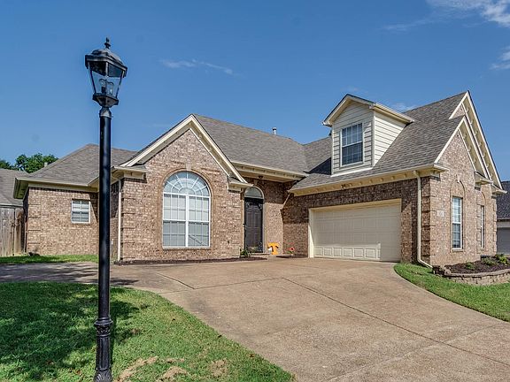 2nd image of 951 W Nesting Wood Cir