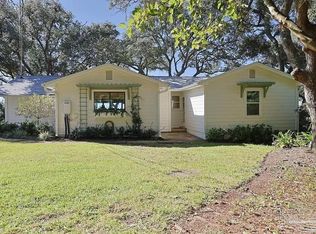 103 Malaga St, Gulf Breeze, FL 32561