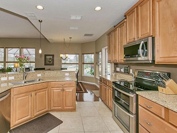 4th image of 4988 Blackhawk Dr