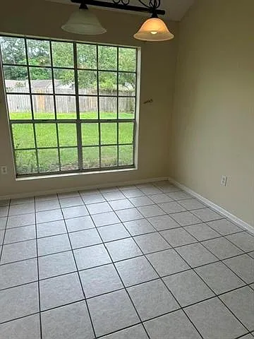 310 Audubon Dr — Photo 3