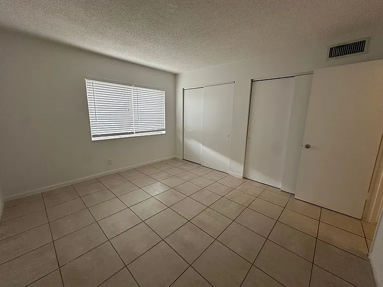 515 S Sequoia Dr — Photo 45