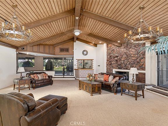 5th image of 15283 Apple Valley Rd