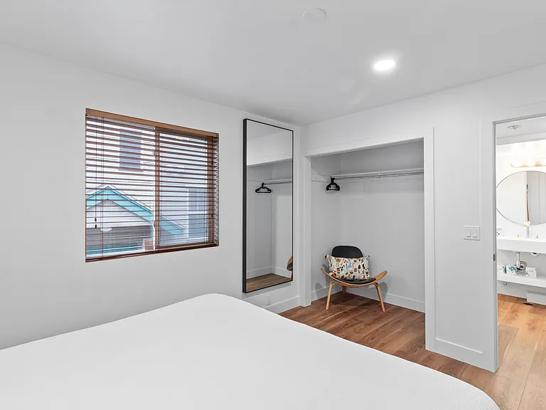 Bedroom / Bathroom Entry