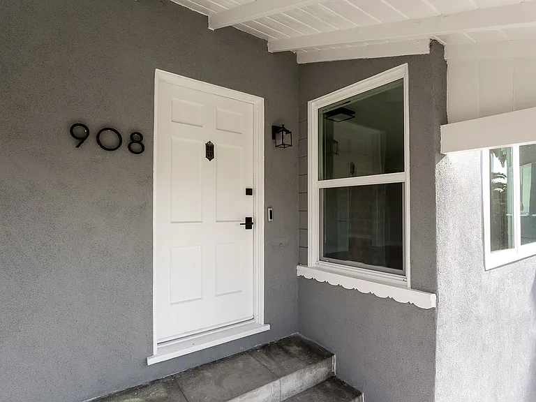 908 Hyperion Ave — Photo 22