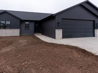 W5836 Edgewood Dr, Menasha, WI 54952