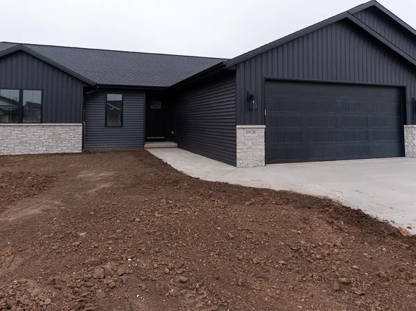 W5836 Edgewood Dr, Menasha, WI 54952