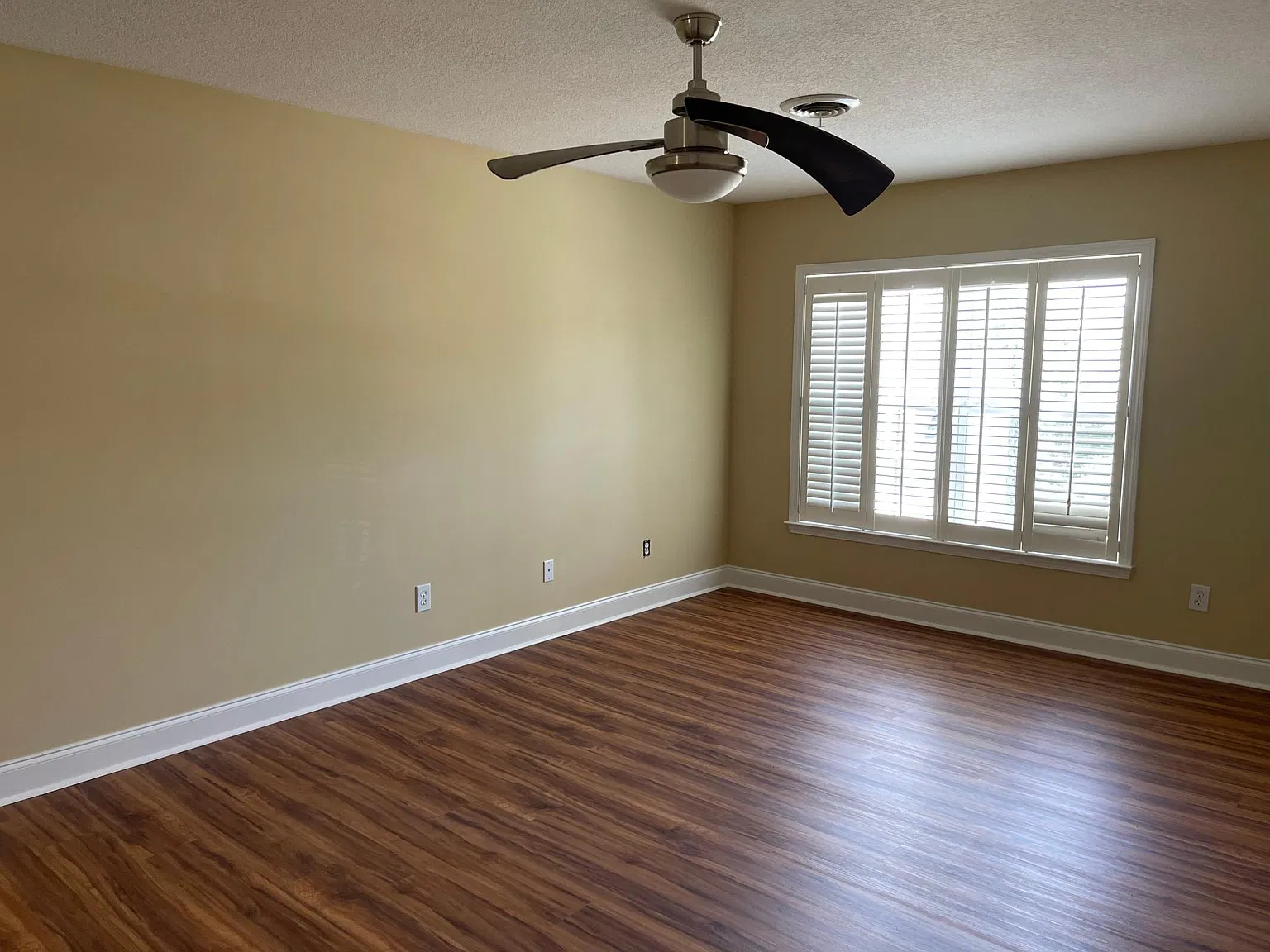 10853 Parkgate Ln — Photo 2