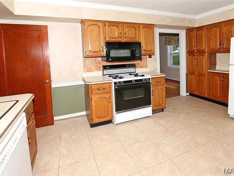 10501 Saint Michael Ln — Photo 9