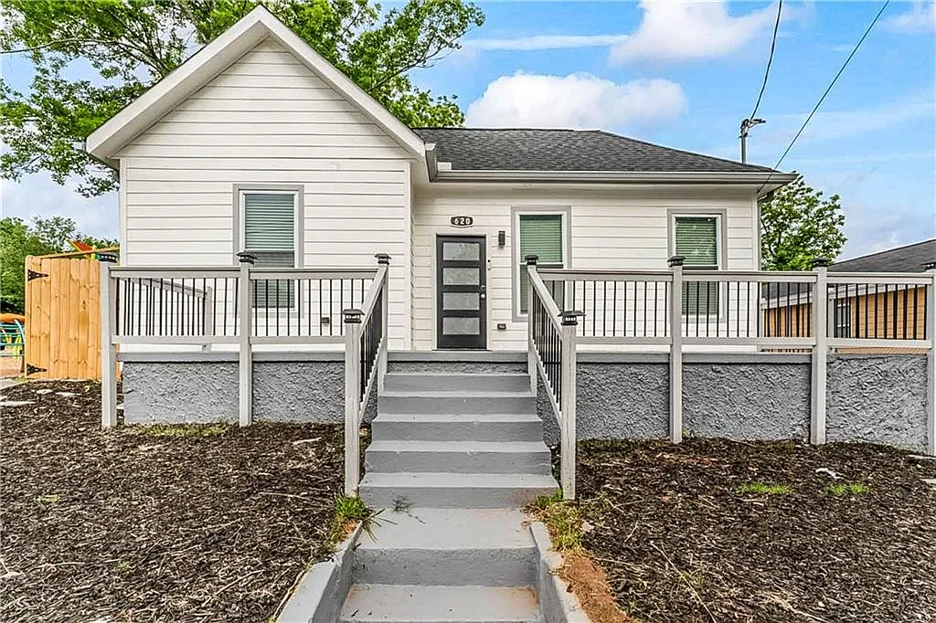 4 bed, 3.0 bath, 2200 sqft, $4,500 — Photo 1