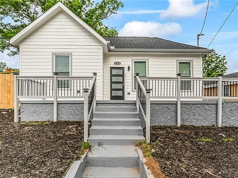 620 Echo St NW — Photo 1