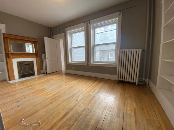 318 Cooper St, Ottawa, ON