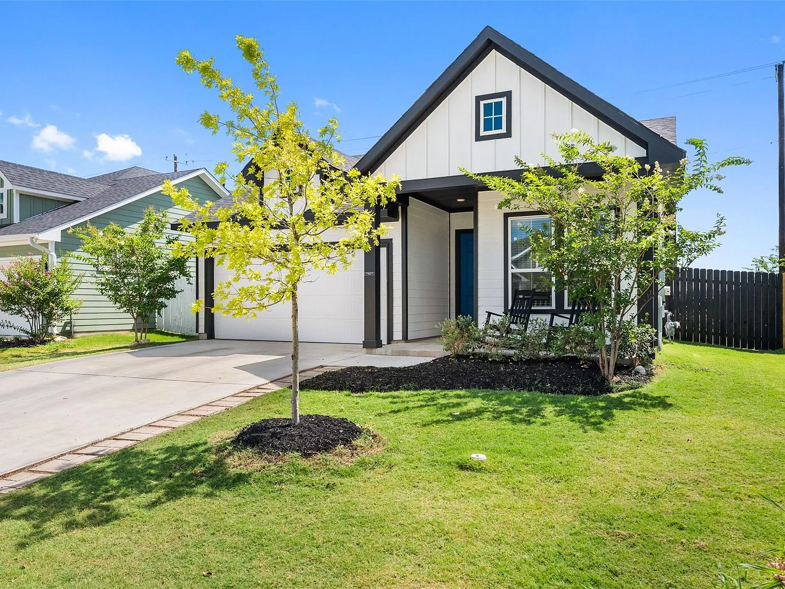 3 bed, 2.0 bath, 1904 sqft, $3,000 — Photo 4