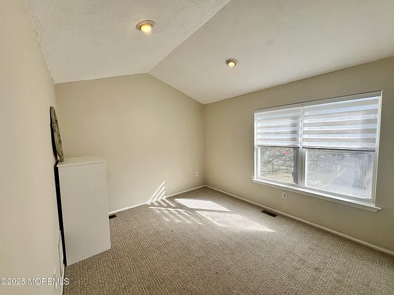 113 Richmond Ct N #67 — Photo 16