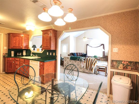 5th image of 6786 Red Oak Dr