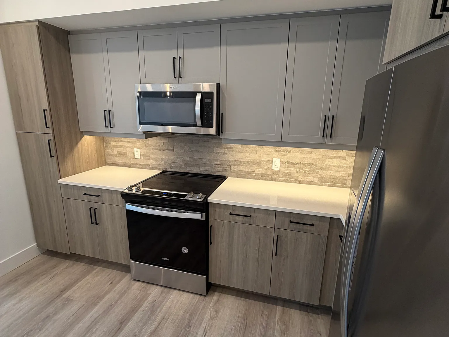 2 bed, 1080 sqft, $3,075 — Photo 2