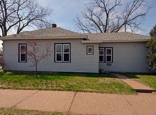 1452 Farnam St, La Crosse, WI 54601