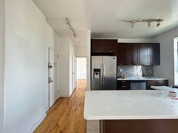 3rd image of 267 Lincoln Pl APT 3D