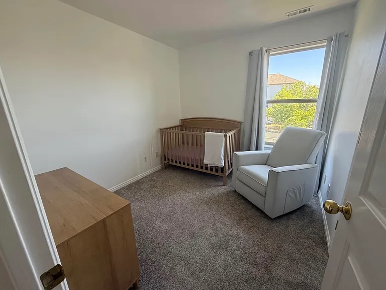 372 W Vineyard Way — Photo 8