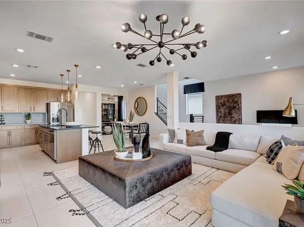 7977 Texas Hills St, Las Vegas, NV 89113