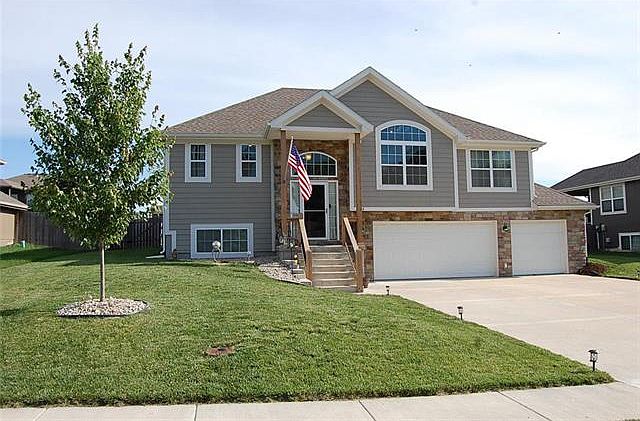 1st image of 15414 Meyer Dr
