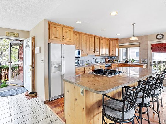 2nd image of 9409 Grandview Avenue