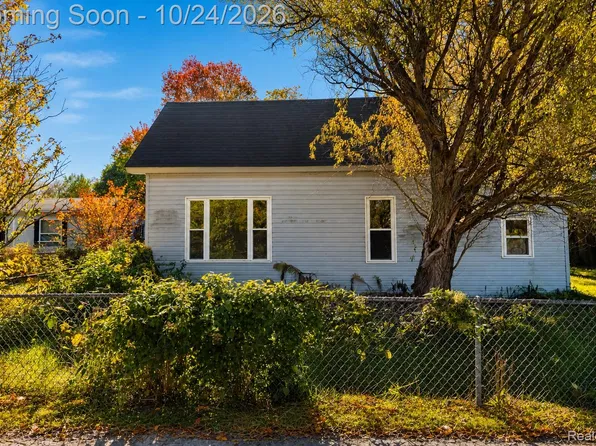 57 Division St, Milan, MI 48160