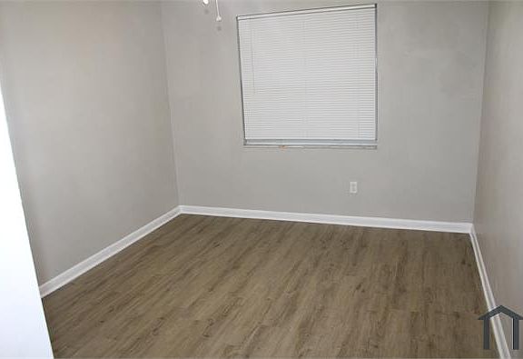 5th image of 3209 Darlington Dr